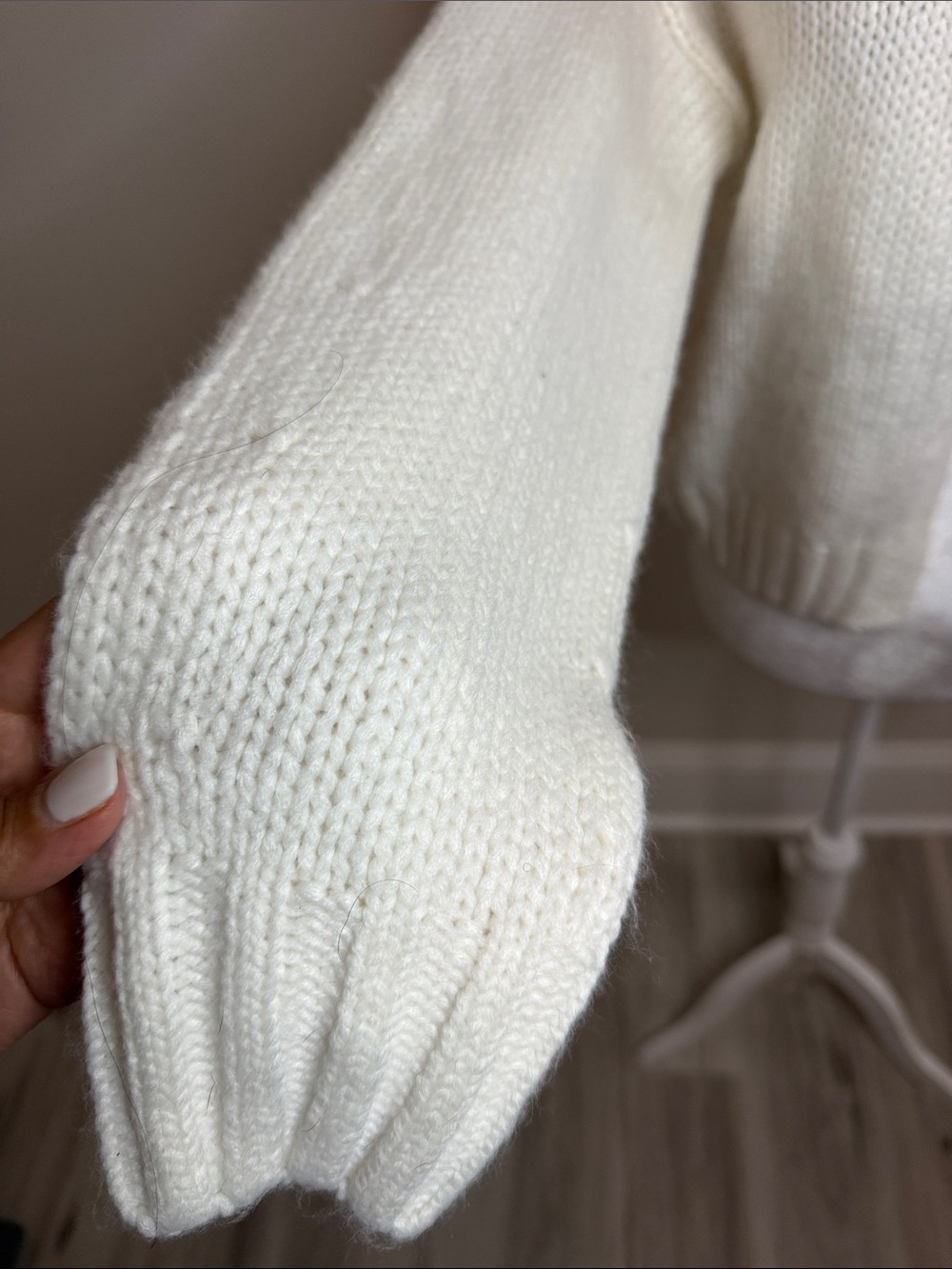 HOLLISTER Classic Cream Open-Front Women's Cardigan Sweater size XXS - Picture 2 of 7